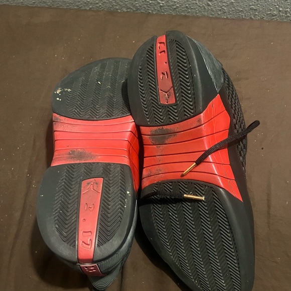 Black and Red Performance Sneakers with Mesh Design Retro 15 Countdown Pack - Picture 7 of 11